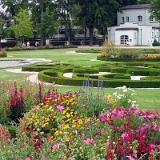 1201S 13 Schloss Neuhaus Aug 03